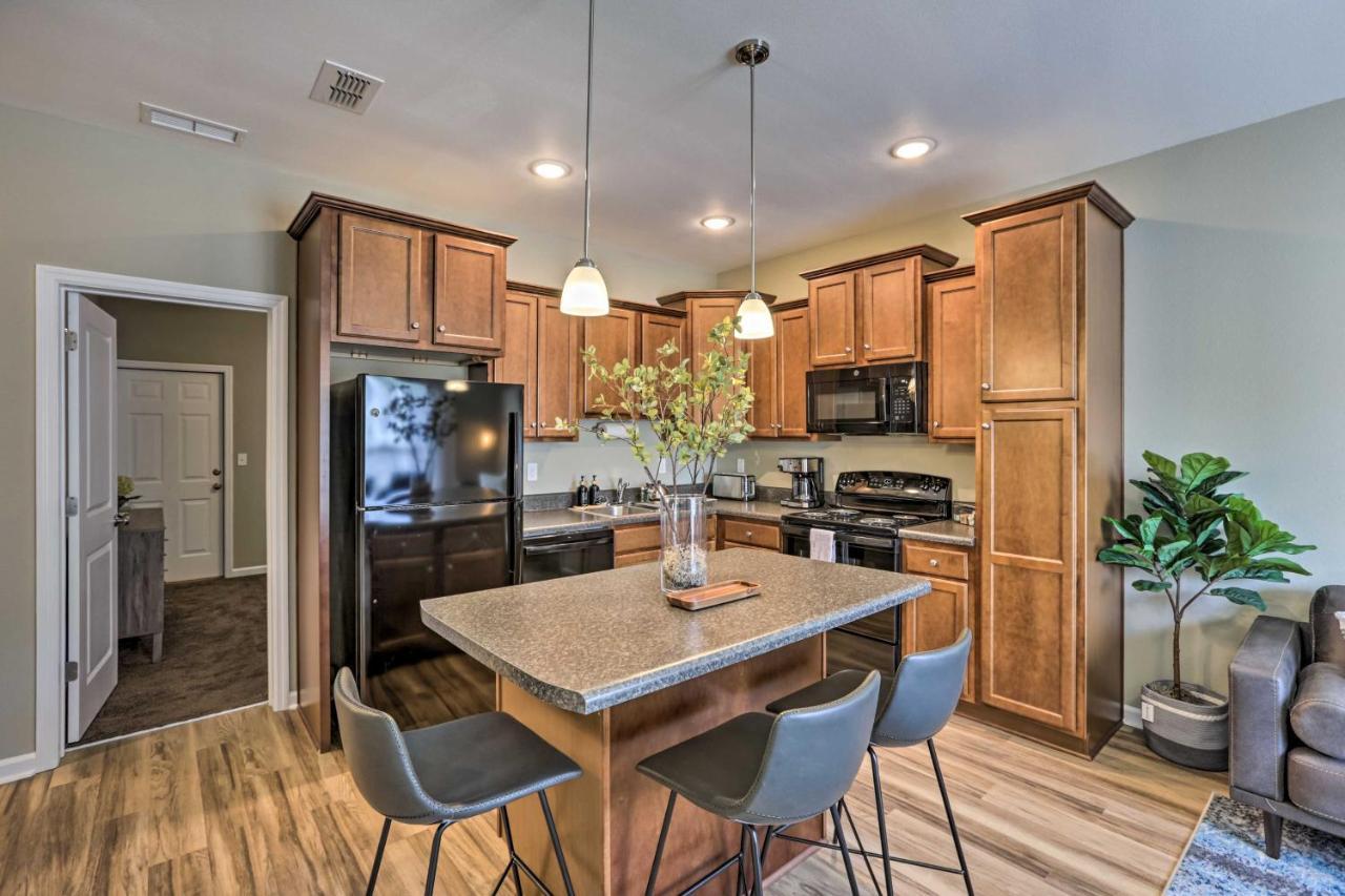 Ideally Located And Elegant Condo With Balcony! Tallahassee Bagian luar foto