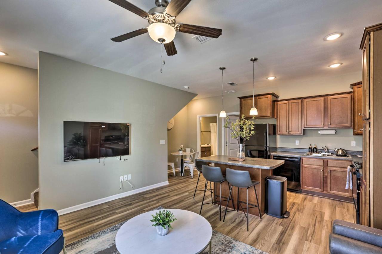 Ideally Located And Elegant Condo With Balcony! Tallahassee Bagian luar foto